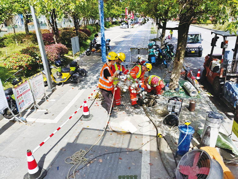  洛龙UV-CIPP紫外光固化修复